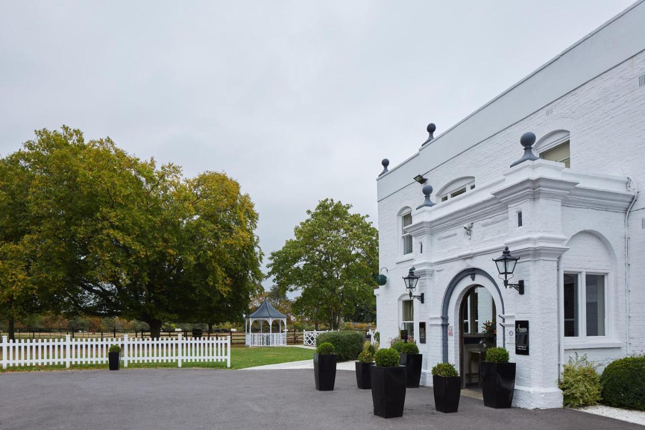 Worldhotels Distinctive Woughton House Hotel Милтон-Кейнс Экстерьер фото