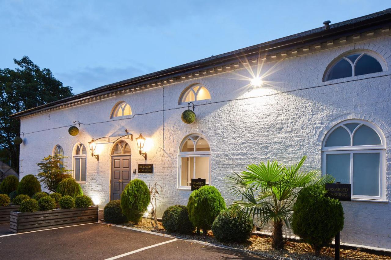 Worldhotels Distinctive Woughton House Hotel Милтон-Кейнс Экстерьер фото
