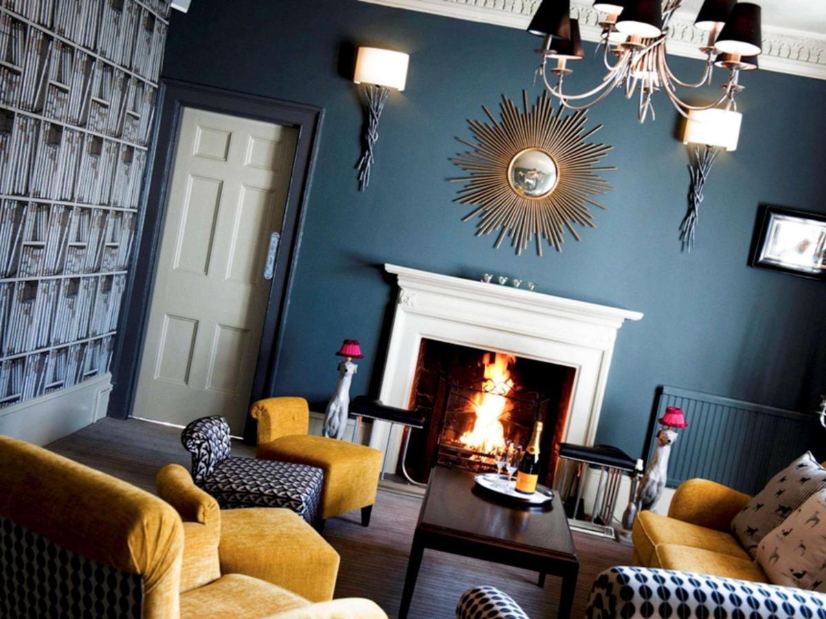 Worldhotels Distinctive Woughton House Hotel Милтон-Кейнс Экстерьер фото